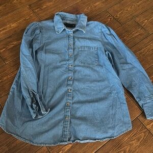 ASOS DESIGN DENIM BUTTON DOWN PLEATED AT SHOULDER